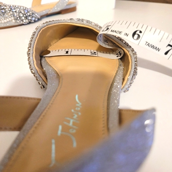 Betsey Johnson Women's Sb-Molly Ballet Flat, silver, size 5.5 - Picture 16 of 16